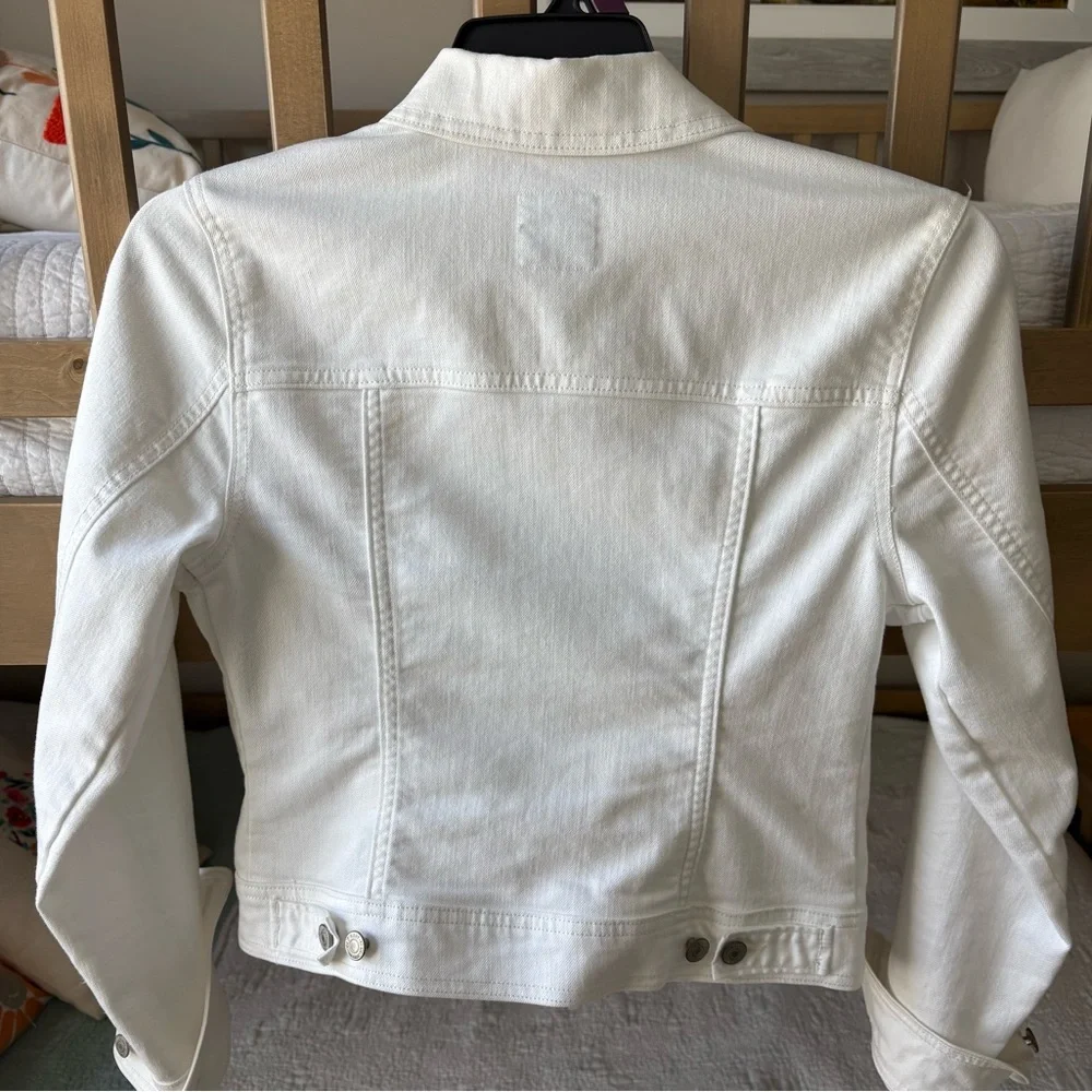 Old Navy White Denim Jacket with Button-Front - Picture 2 of 4